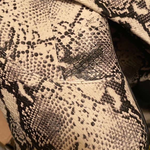 STEVE MADDEN BOOTS - Picture 17 of 17